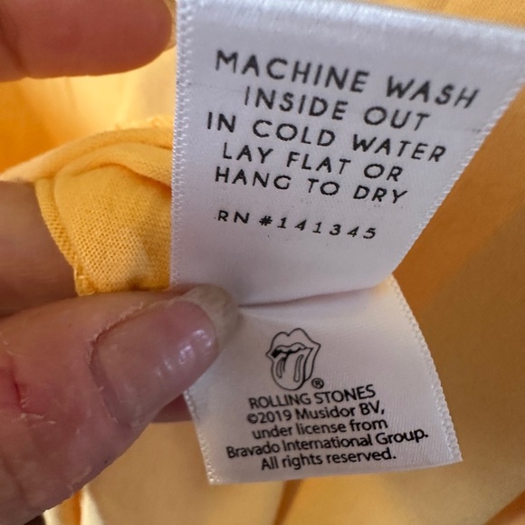 Day Dreamer x Free People yellow Rolling Stones Lips Tee Shirt Sz XL 1989 - Picture 5 of 5